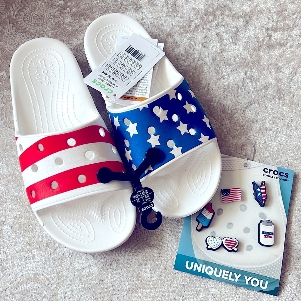 Brand New Crocs American Flag Patriotic Wide Strap Slides w/ 5-Pack Charms